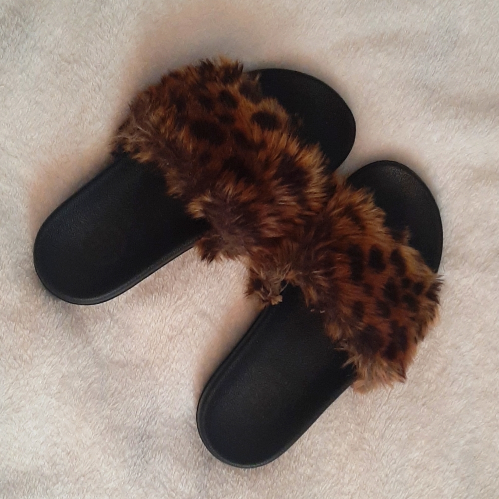 GUESS | Slippers | Leapord